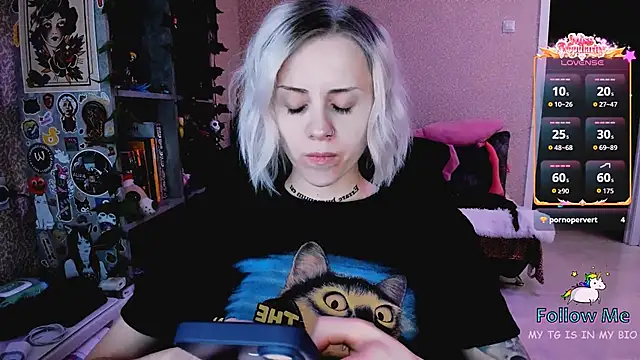 NaniMoore online show from January 18, 8:12 pm