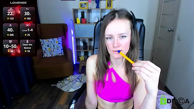 Snapshot of FrancescaCollins chatting on February 18, 2:16 pm FrancescaCollins online show from February 18, 2:16 pm