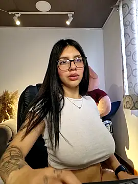 Snapshot of Alin_Aly chatting on March 5, 3:40 pm Alin Aly online show from March 5, 3:40 pm