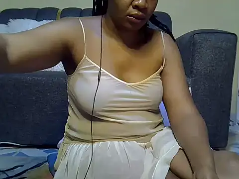 Snapshot of Sexy_Kezzy chatting on June 8, 3:40 am Sexy Kezzy online show from June 8, 3:40 am