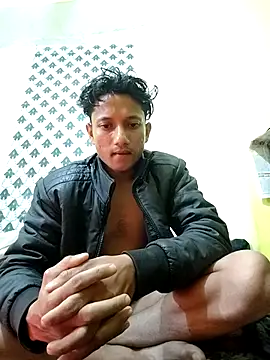 Snapshot of Indiandaddy11 chatting on December 19, 8:16 pm Indiandaddy11 online show from December 19, 8:16 pm