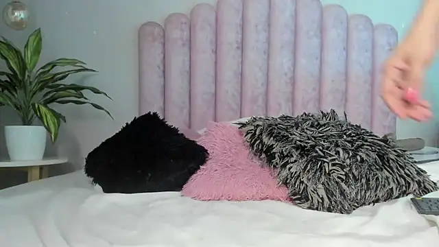 Snapshot of SusanBenett chatting on January 27, 12:12 am SusanBenett online show from January 27, 12:12 am