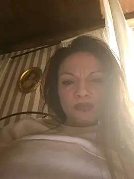 Snapshot of vampvanna23 chatting on February 6, 2:05 am vampvanna23 online show from February 6, 2:05 am