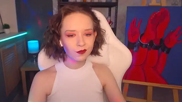 Snapshot of FascinatingEyess chatting on December 18, 11:45 am FascinatingEyess online show from December 18, 11:45 am