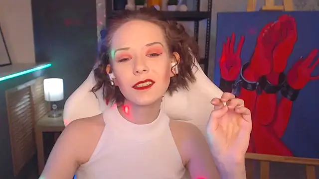 Snapshot of FascinatingEyess chatting on February 17, 2:53 am FascinatingEyess online show from February 17, 2:53 am