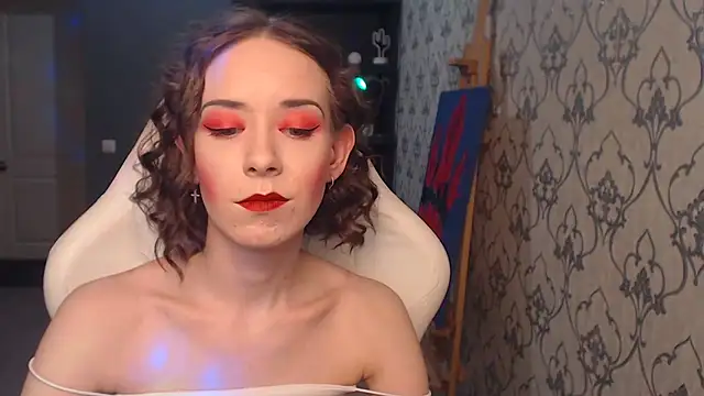 Snapshot of FascinatingEyess chatting on May 24, 6:35 pm FascinatingEyess online show from May 24, 6:35 pm