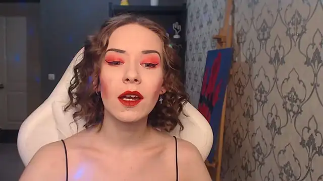 Snapshot of FascinatingEyess chatting on June 4, 6:47 pm FascinatingEyess online show from June 4, 6:47 pm