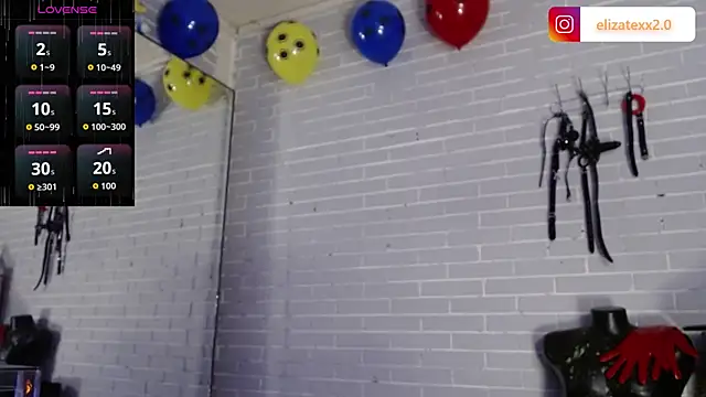 Snapshot of elizatexx chatting on July 9, 8:24 pm elizatexx online show from July 9, 8:24 pm