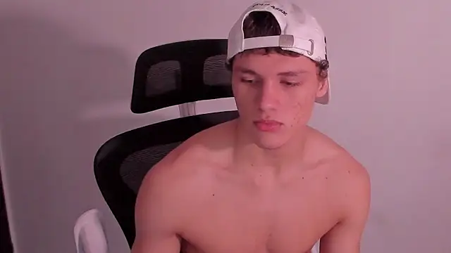 laurent nova online show from April 10, 7:29 pm