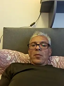 Picolo4111 online show from October 2, 4:03 pm