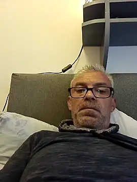 Picolo4111 online show from October 11, 3:32 pm