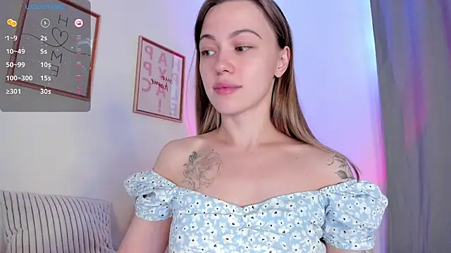 Snapshot of damn_cutie chatting on June 3, 2:44 pm damn cutie online show from June 3, 2:44 pm