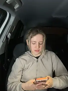 Holly-Glamour online show from April 19, 9:28 pm