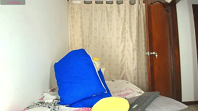 Luciana Ortiz1 online show from March 12, 3:45 am