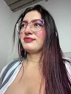 VioletPearson online show from April 16, 8:48 am