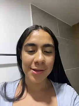 Snapshot of xanna_sweet chatting on January 6, 1:31 am xanna sweet online show from January 6, 1:31 am