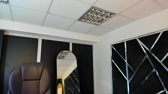 Ivanna18 x online show from November 16, 3:45 am