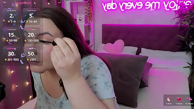 FeralPeach online show from April 19, 8:02 am