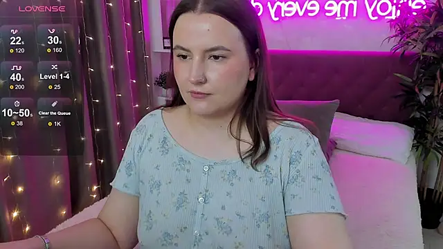 Snapshot of FeralPeach chatting on May 16, 10:36 am FeralPeach online show from May 16, 10:36 am