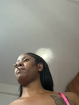 Snapshot of Rose_berry chatting on May 13, 1:36 am Rose berry online show from May 13, 1:36 am