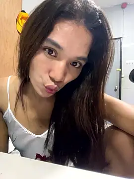 Snapshot of Ur_dreamgurl05 chatting on January 9, 3:48 pm Ur dreamgurl05 online show from January 9, 3:48 pm