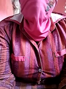 Snapshot of naughtygrannyXXX chatting on March 10, 11:21 am naughtygrannyXXX online show from March 10, 11:21 am