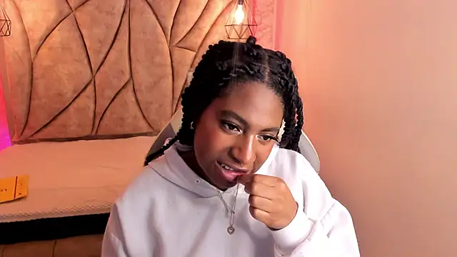 Queen perla  online show from March 13, 3:17 pm