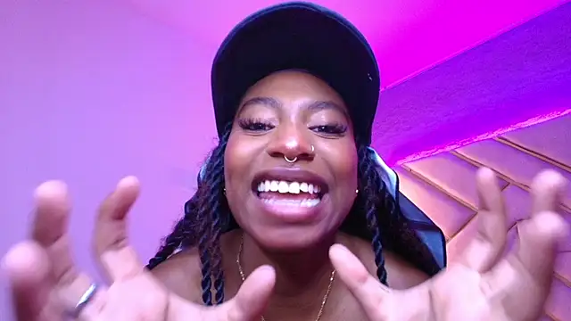 Queen perla  online show from March 21, 3:24 pm