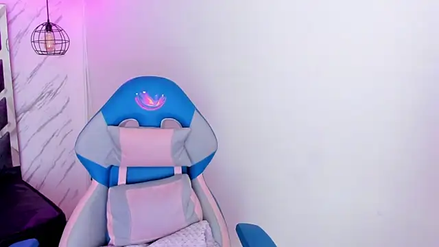 Queen perla  online show from November 3, 11:55 am