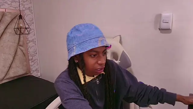 Queen perla  online show from December 4, 11:19 am