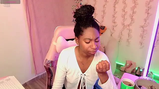 Queen perla  online show from December 22, 12:24 pm