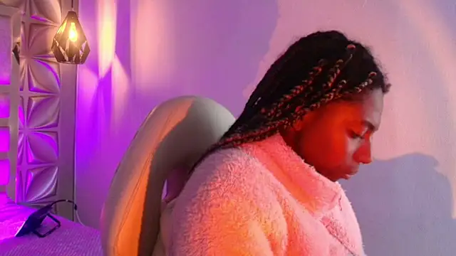 Queen perla  online show from February 1, 2:48 pm