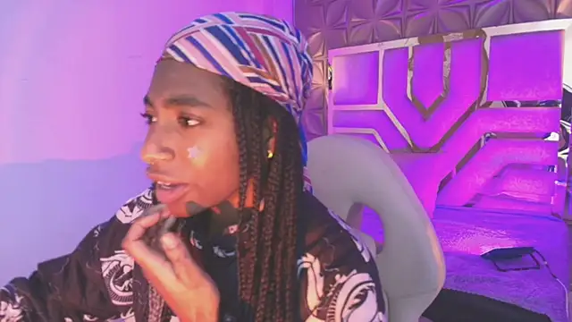 Queen perla  online show from March 31, 12:16 pm