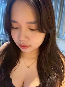 Snapshot of Hotellinh12 chatting on September 29, 4:34 pm Hotellinh12 online show from September 29, 4:34 pm
