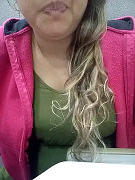 lovelyjhessy online show from January 16, 2:19 pm