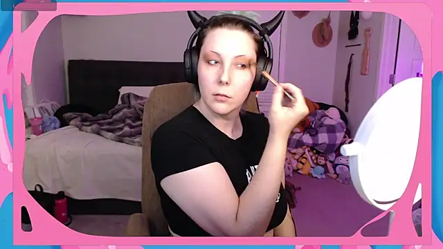 Snapshot of CirqueNoirBlu chatting on September 16, 2:23 am CirqueNoirBlu online show from September 16, 2:23 am