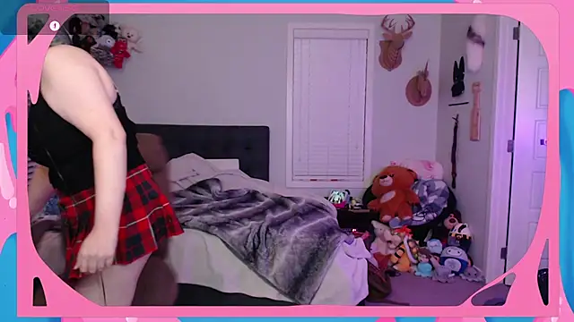 Snapshot of CirqueNoirBlu chatting on October 21, 3:18 am CirqueNoirBlu online show from October 21, 3:18 am