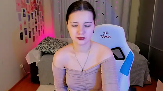Snapshot of Vanessa_Verona chatting on February 2, 9:45 pm Vanessa Verona online show from February 2, 9:45 pm