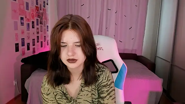 Snapshot of Vanessa_Verona chatting on September 15, 5:51 am Vanessa Verona online show from September 15, 5:51 am
