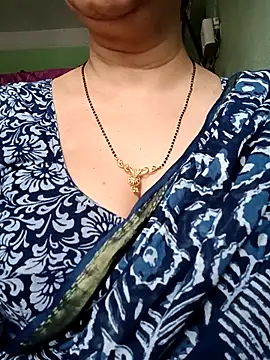Snapshot of Rosy-B chatting on May 1, 12:26 am Rosy-B online show from May 1, 12:26 am