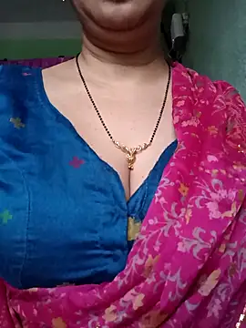 Snapshot of Rosy-B chatting on May 5, 12:29 am Rosy-B online show from May 5, 12:29 am