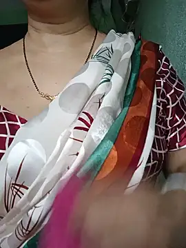 Snapshot of Rosy-B chatting on July 14, 2:05 am Rosy-B online show from July 14, 2:05 am