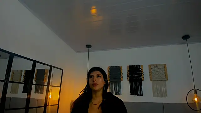 Snapshot of Sweet_camille chatting on May 18, 2:18 am Sweet camille online show from May 18, 2:18 am