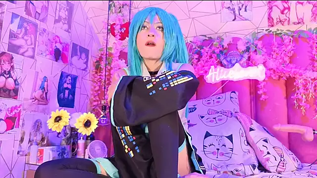 Snapshot of Alicebenett chatting on November 2, 8:33 pm Alicebenett online show from November 2, 8:33 pm