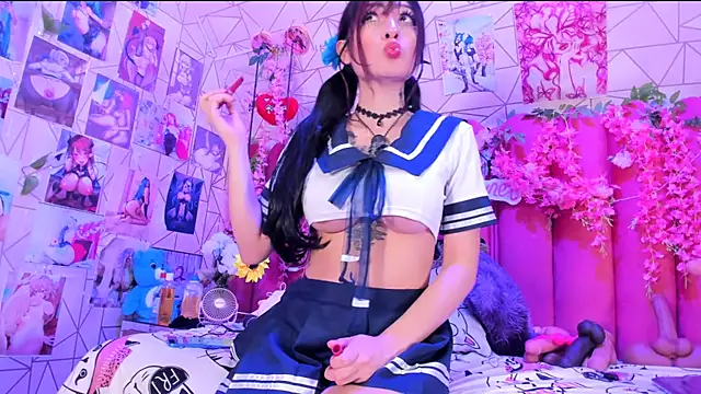 Snapshot of Alicebenett chatting on February 26, 11:04 pm Alicebenett online show from February 26, 11:04 pm