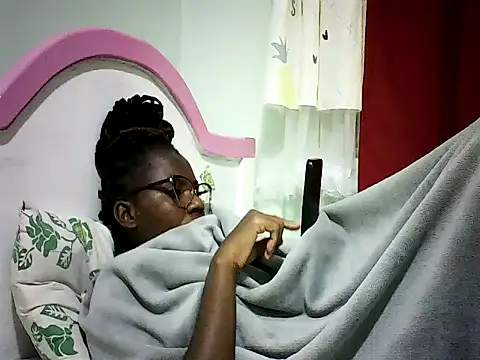 Snapshot of Pierra77 chatting on May 16, 10:36 am Pierra77 online show from May 16, 10:36 am