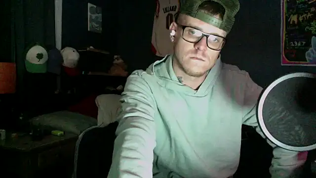 Snapshot of traejddd chatting on March 22, 5:44 am traejddd online show from March 22, 5:44 am