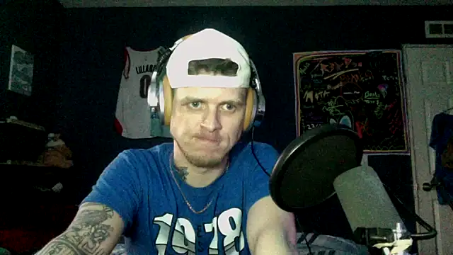 Snapshot of traejddd chatting on March 30, 11:33 am traejddd online show from March 30, 11:33 am