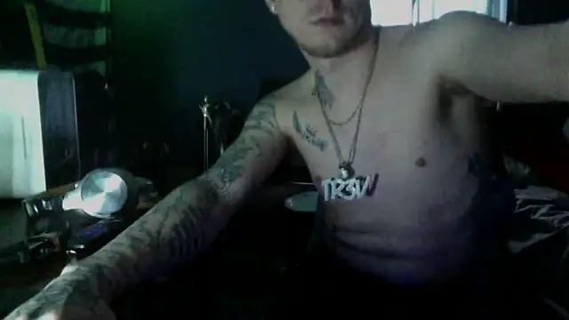 Snapshot of traejddd chatting on March 31, 1:22 pm traejddd online show from March 31, 1:22 pm