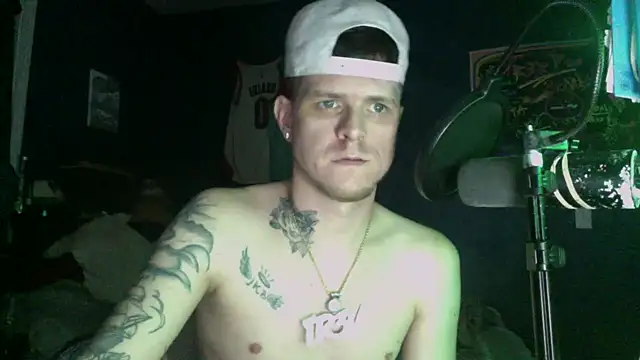 Snapshot of traejddd chatting on April 3, 6:00 am traejddd online show from April 3, 6:00 am